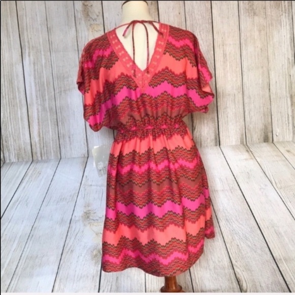 Coral printed dress w/ lace detail & pockets - Picture 6 of 8